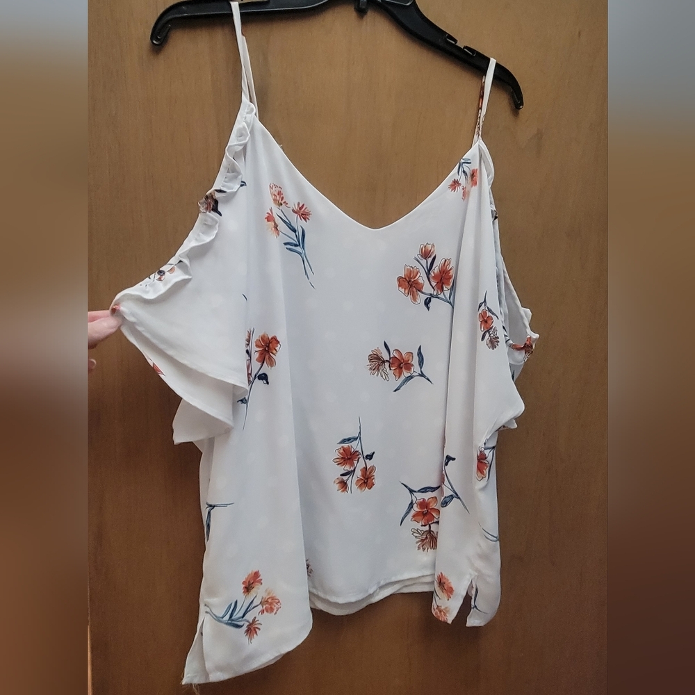 Flowery polka dotted top